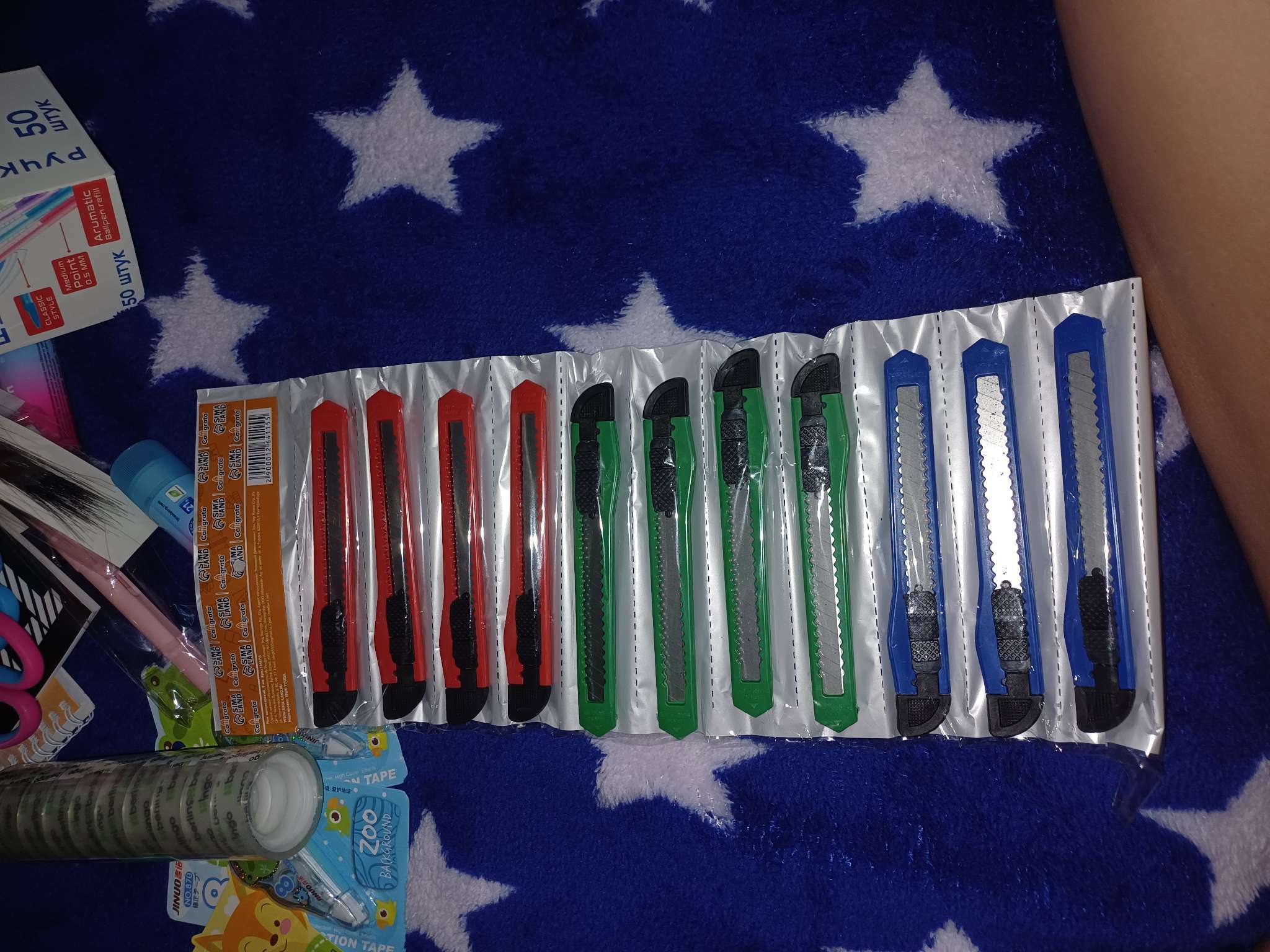 Фотография покупателя товара Нож канцелярский, лезвие 9 мм, корпус пластик, фиксатор, блистер, корпус МИКС - Фото 1