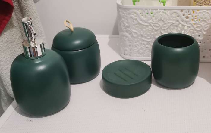 Фотография покупателя товара Набор аксессуаров для ванной комнаты SAVANNA Monro, 4 предмета (мыльница, дозатор для мыла 450 мл, стакан, баночка), цвет зелёный - Фото 3