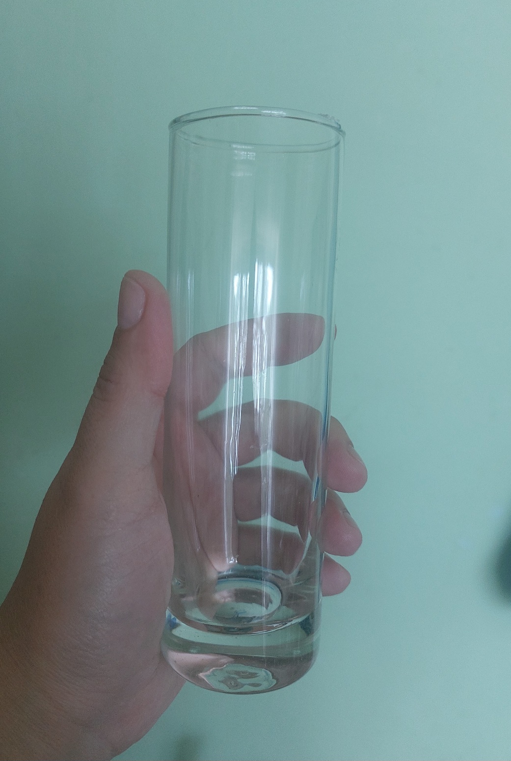 Фотография покупателя товара Ваза «Цилиндр», 200 мл, 16×5 см, стекло, прозрачная - Фото 11