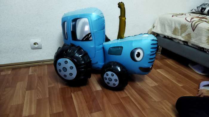 Фотография покупателя товара Воздушный шар фольгированный 28" «3D Синий Трактор», фигура - Фото 1