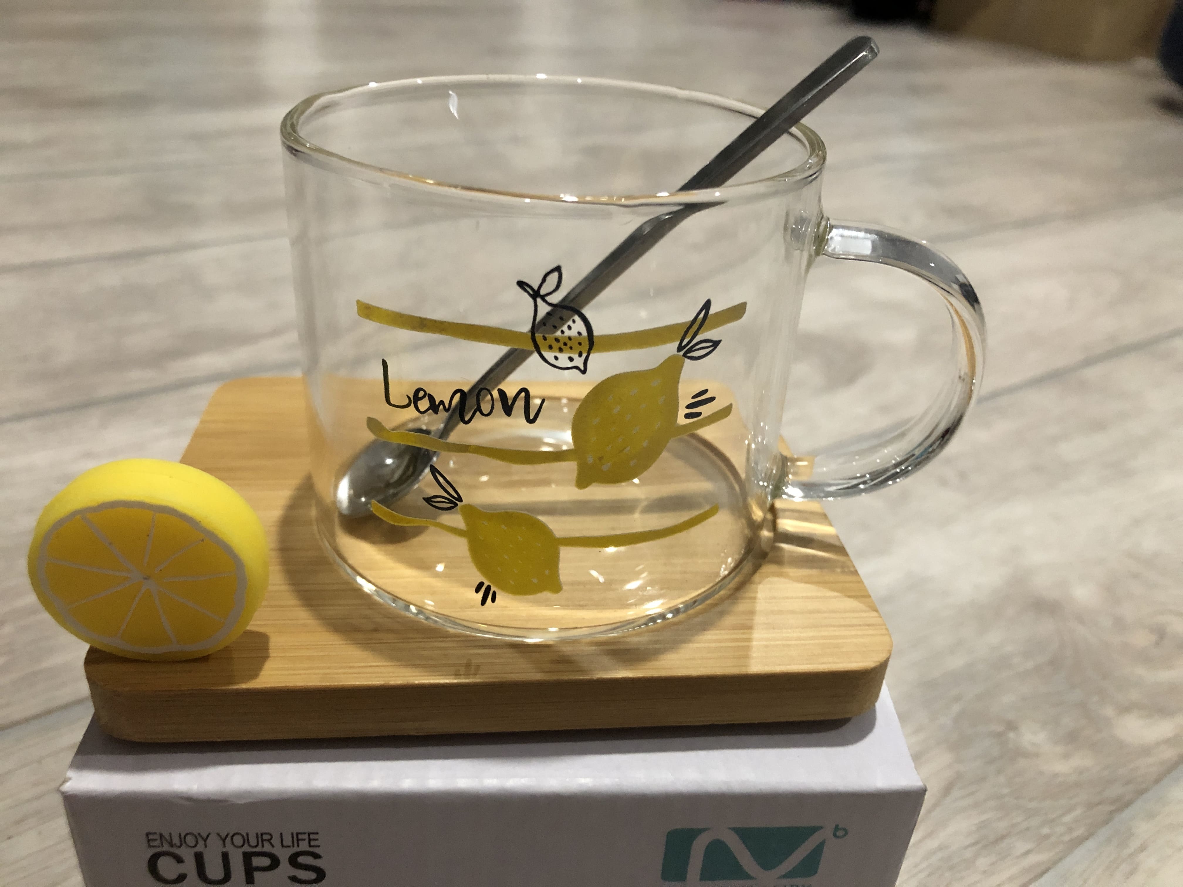 Фотография покупателя товара Кружка стеклянная с деревянной подставкой и ложкой «Лимон», 300 мл, рисунок МИКС - Фото 2