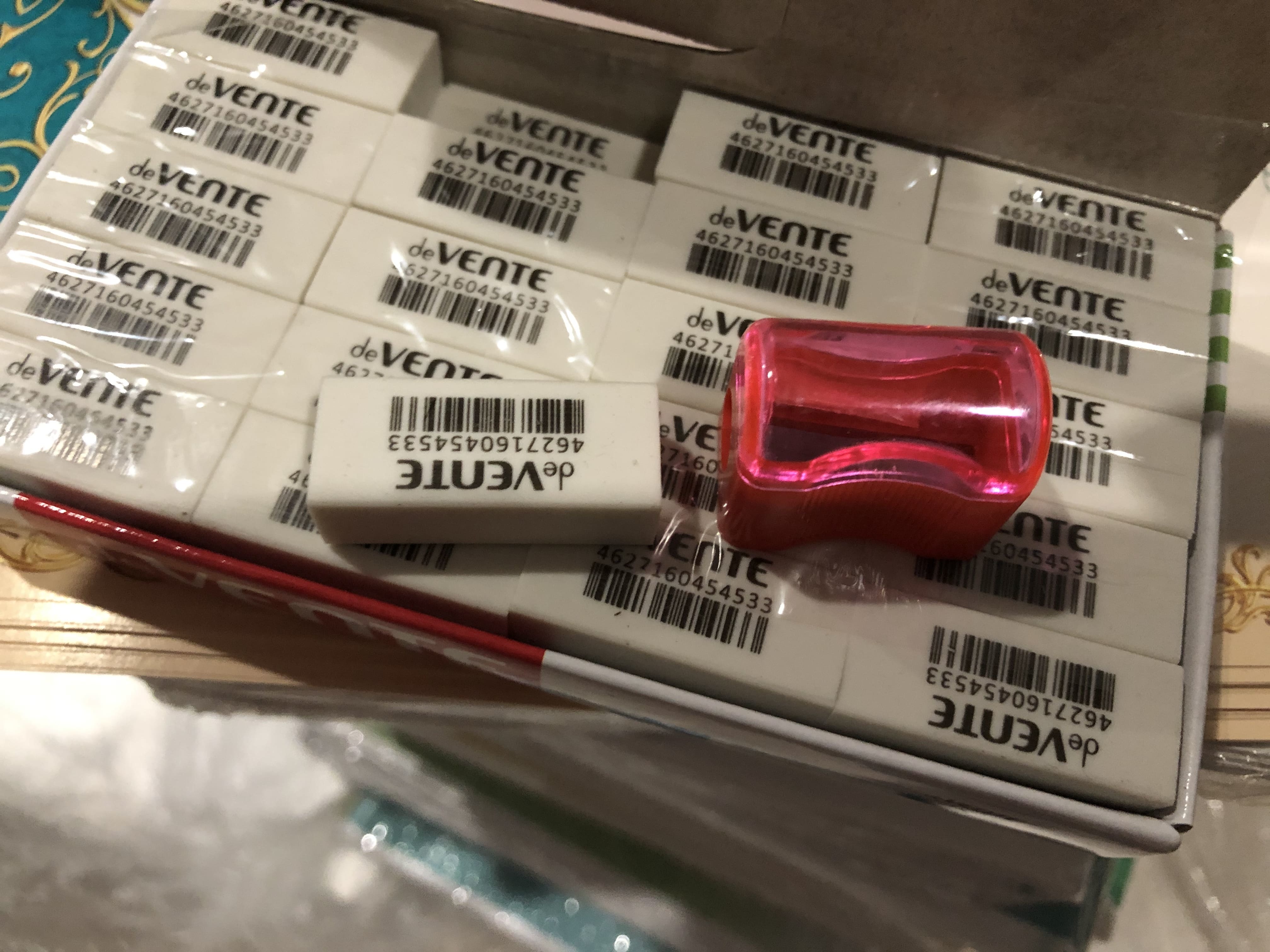 Фотография покупателя товара Ластик deVENTE Box, синтетика, 31 х 13 х 9 мм, белый (штрих-код на каждом ластике)