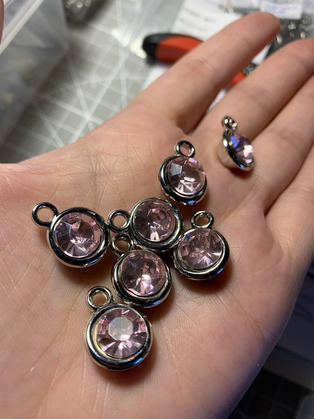 Фотография покупателя товара Концевик-подвеска «Круг» малый 1,6×1,2×0,8 см, (набор 10 шт.), цвет розовый в серебре - Фото 1