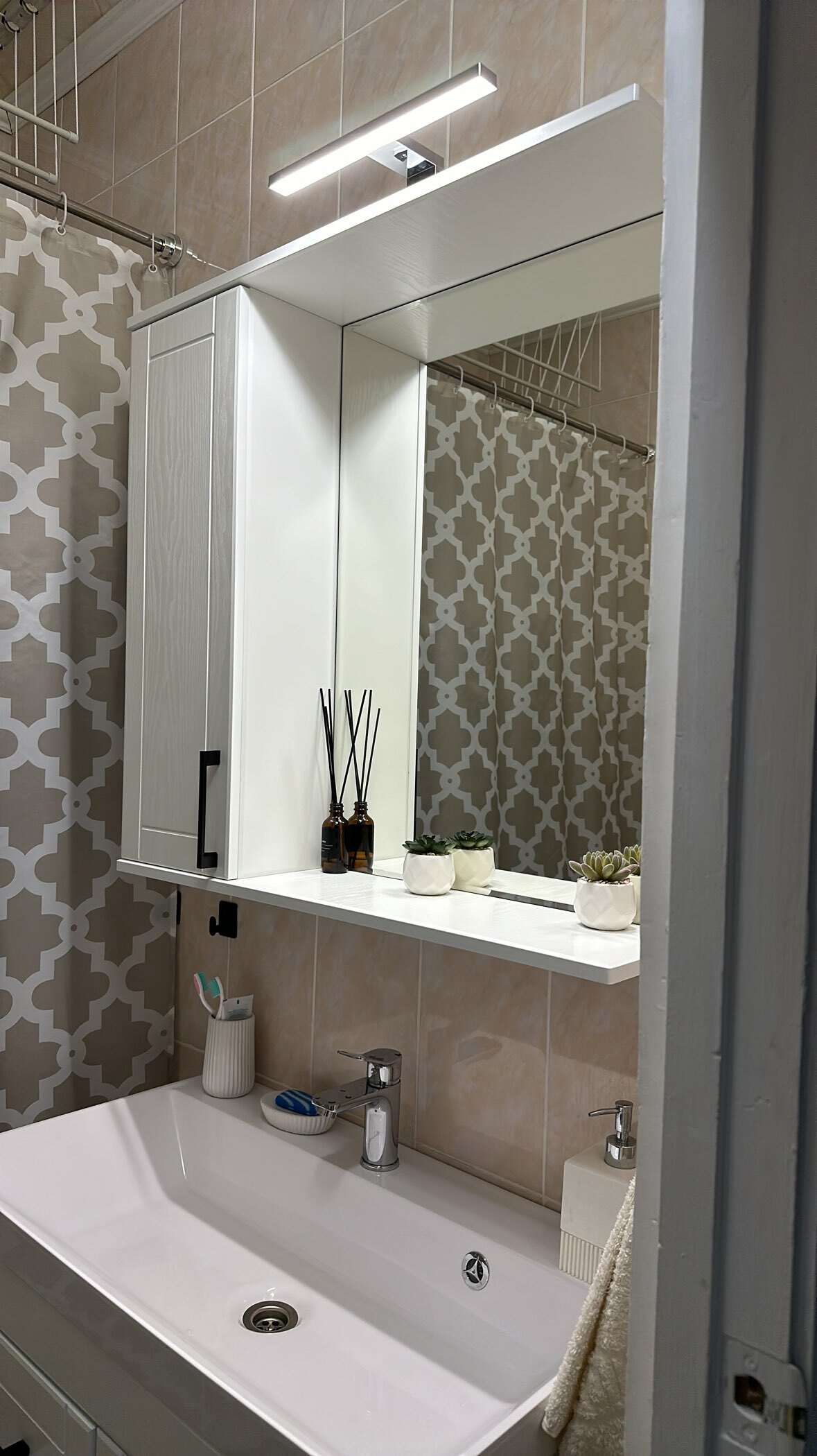 Фотография покупателя товара Зеркало шкаф для ванной комнаты «Домино» Charlie 80, левый, 800×201×782 мм, цвет белый - Фото 1