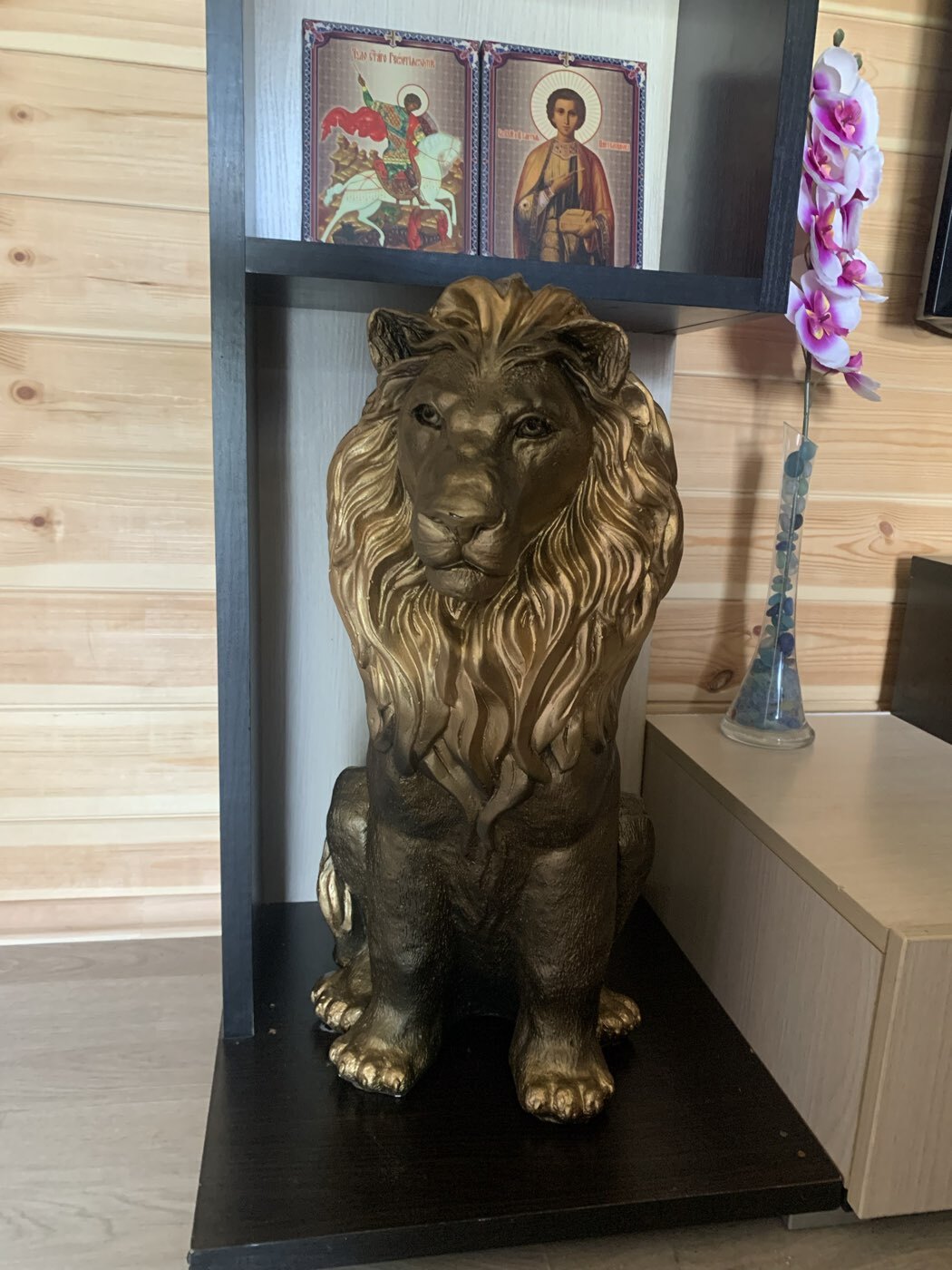 Фотография покупателя товара Фигура гипс «Лев сидящий», чёрное золото, 40×25×55 см - Фото 2