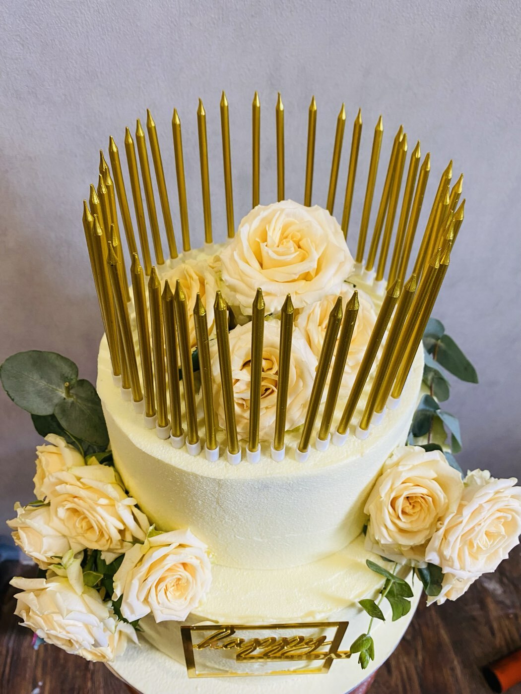 Фотография покупателя товара Свечи в торт коктейльные "Шайн", 6 шт, 10 см, золотой металлик