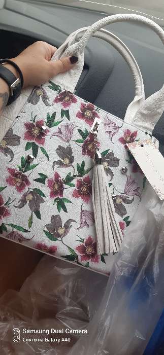 Фотография покупателя товара Сумка женская на молнии, 2 отдела, наружный карман, длинный ремень, цвет бежевый/розовый - Фото 1