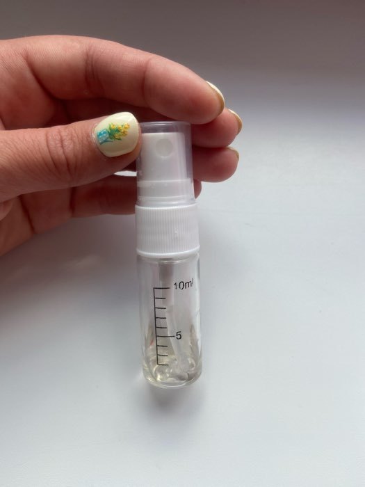 Фотография покупателя товара Бутылочка для хранения, с распылителем, со шкалой деления, 10 мл, цвет белый/прозрачный