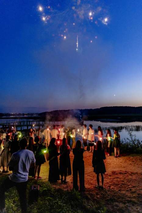 Фотография покупателя товара Бенгальские огни разноцветные «Цветопламенные», 4 шт., 65 см, горение 250 сек