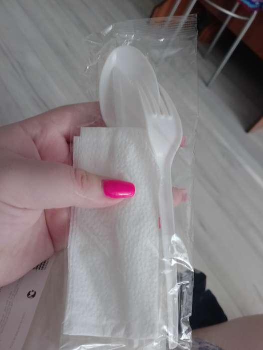 Фотография покупателя товара Набор пластиковых одноразовых столовых приборов 5 в 1: вилка, ложка, нож, салфетка, зубочистка, цвет белый - Фото 1