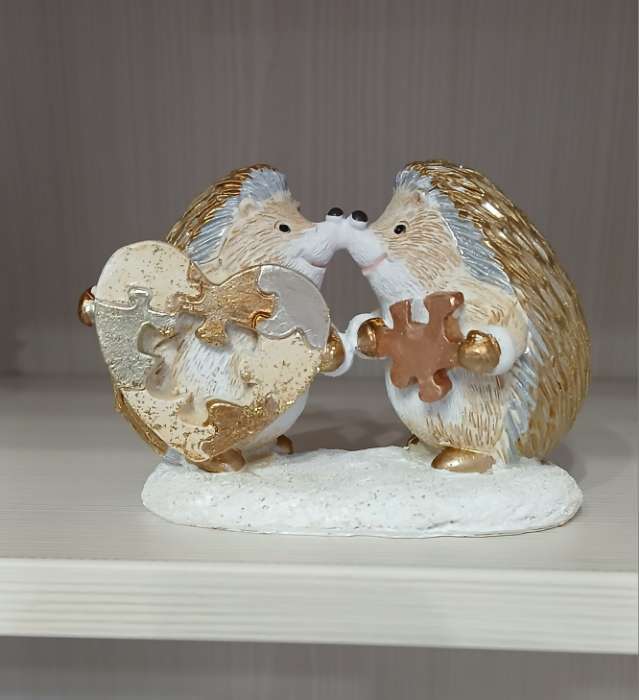 Фотография покупателя товара Фигурка полистоун «Влюбленные ёжики нашли друг друга: пазлики», 10.5×5.5×7.5 см - Фото 2