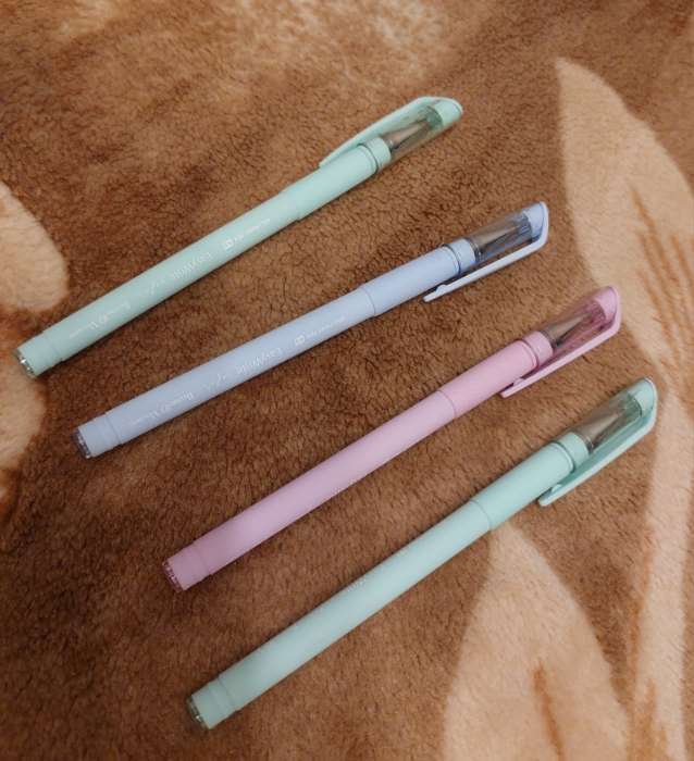 Фотография покупателя товара Ручка шариковая EasyWrite Zefir, 0.5 мм, синие чернила, матовый корпус Silk Touch, МИКС - Фото 3