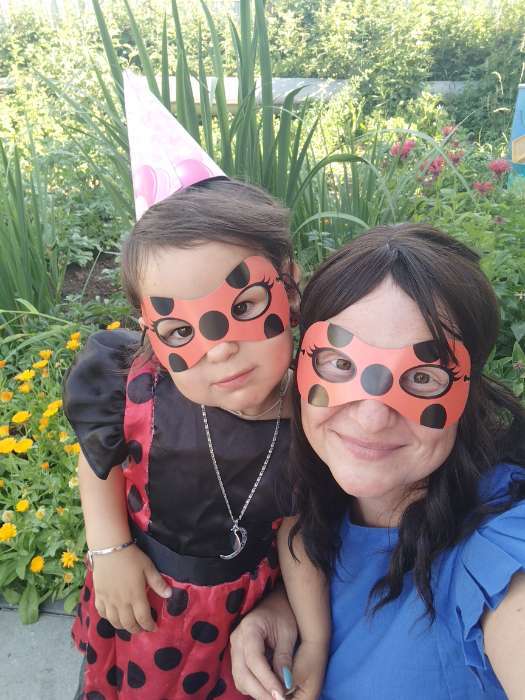 Фотография покупателя товара Маска карнавальная на резинке «С днём рождения!», в наборе 6 штук - Фото 1