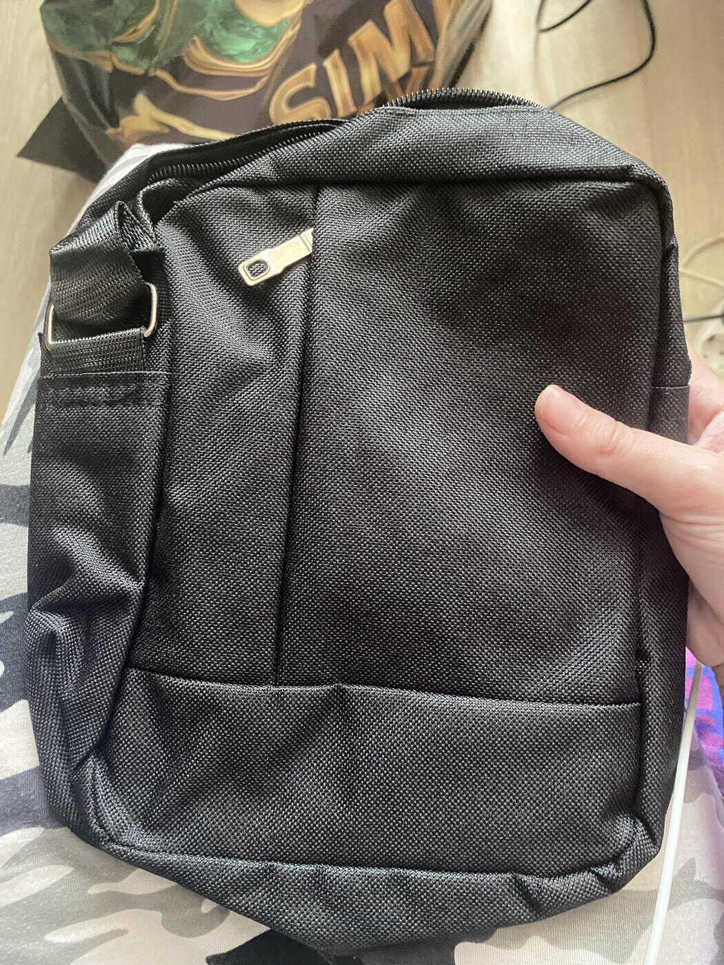 Фотография покупателя товара Сумка мужская через плечо на молнии, 2 наружных кармана, чёрная - Фото 1