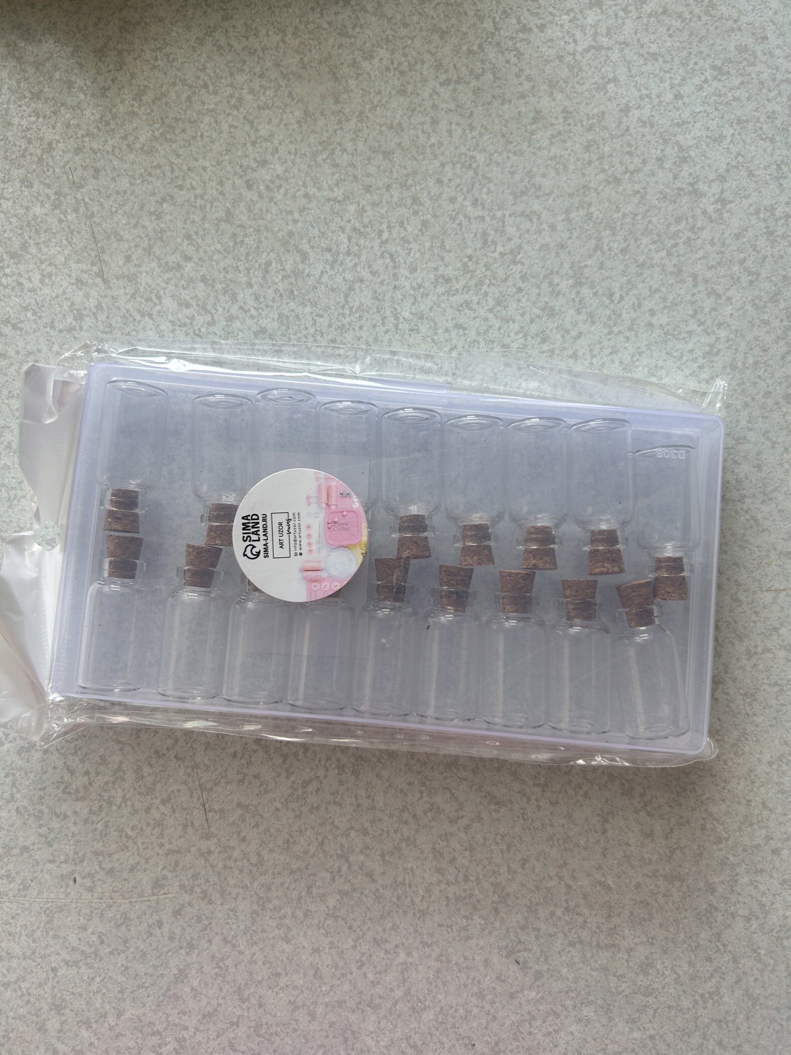 Фотография покупателя товара Набор баночек для хранения мелочей, d=1.5×3 см, 3 мл, 18 шт., в контейнере, 15×8×2 см - Фото 1