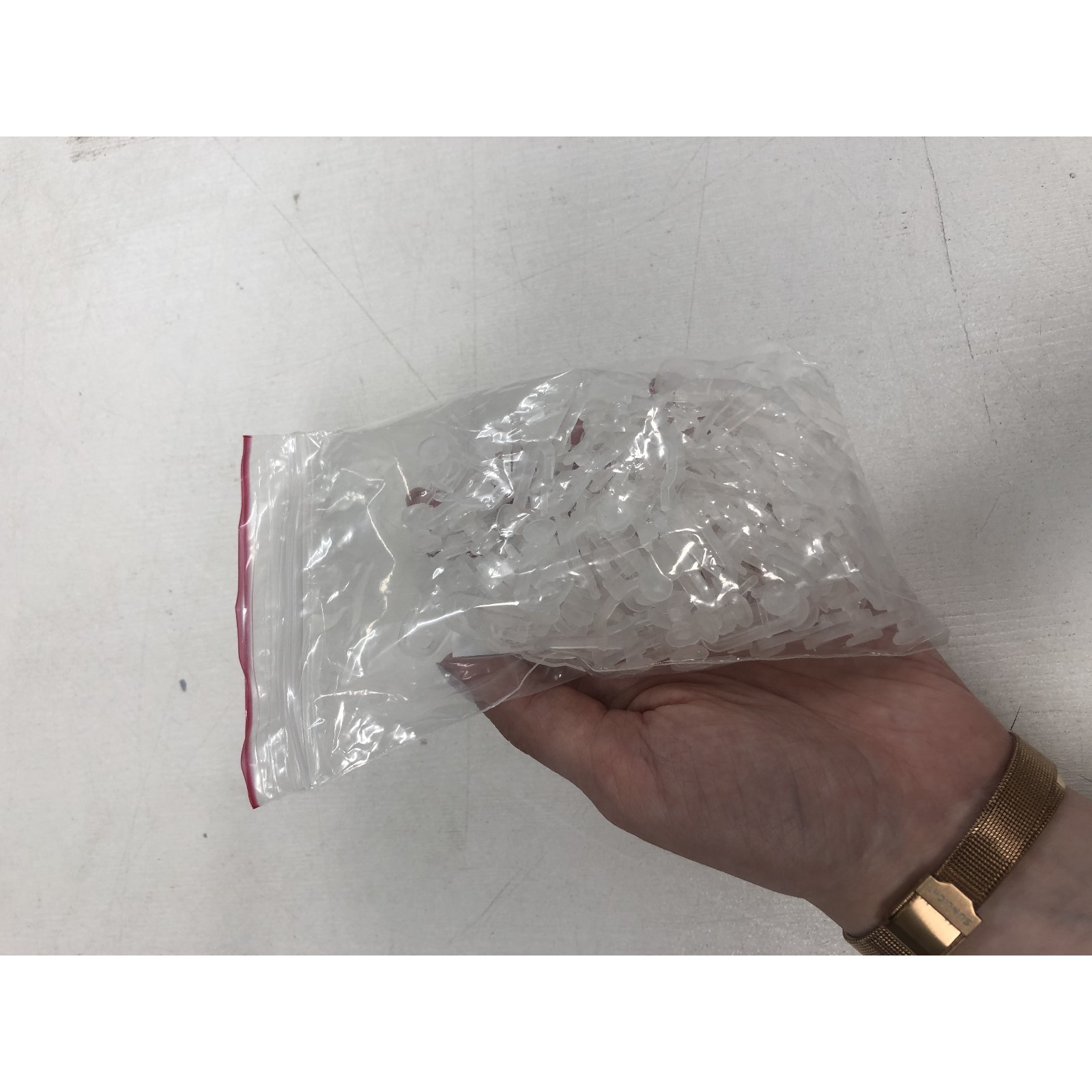 Фотография покупателя товара Крючок-ролик для штор, большой, 25х15х10 мм, d=8 мм, пластик