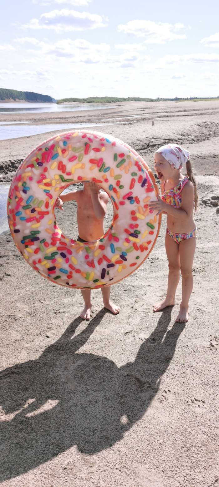 Фотография покупателя товара Круг для плавания «Пончик радужный», 99 × 25 см, от 9 лет, 56263NP INTEX