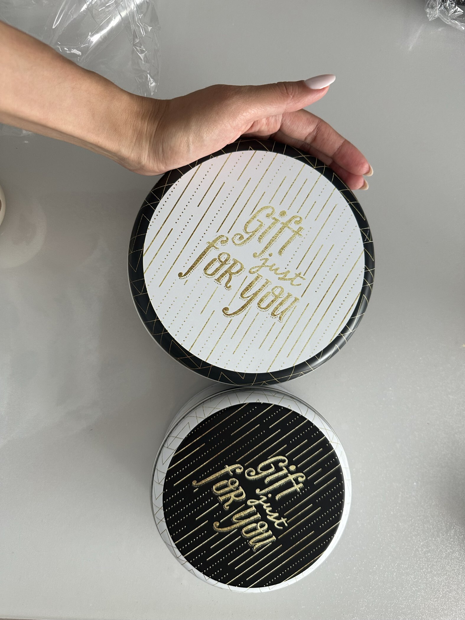 Фотография покупателя товара Набор подарочных жестяных коробок «Gift just for you», 17 х 17 х 8 см - Фото 2