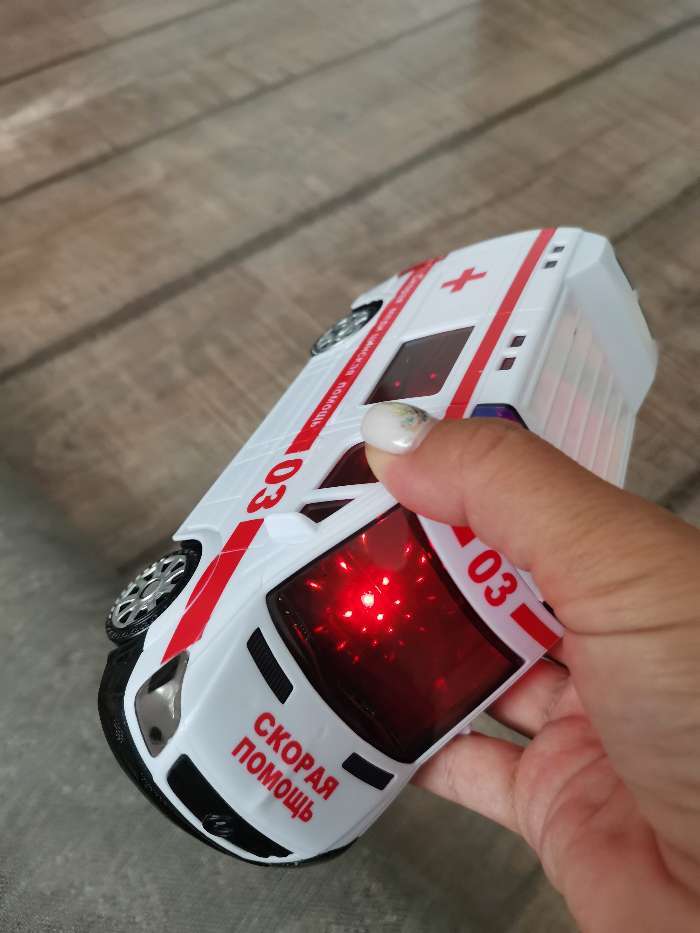 Фотография покупателя товара Машина «Скорая помощь», русская озвучка, световые и звуковые эффекты, работает от батареек