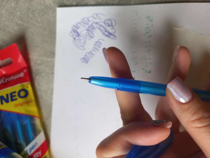 Фотография покупателя товара Набор ручек шариковых ErichKrause Neo Original, 4 штуки, узел 0.7 мм, тонкое письмо, чернила синие, длина линии письма 1000 метров - Фото 1