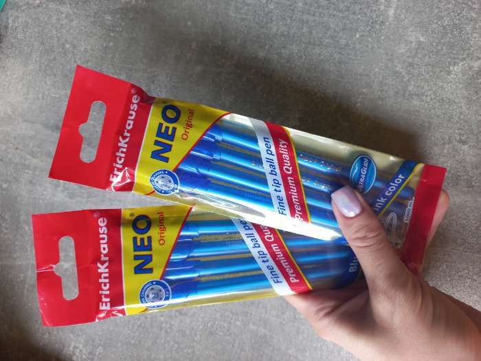 Фотография покупателя товара Набор ручек шариковых ErichKrause Neo Original, 4 штуки, узел 0.7 мм, тонкое письмо, чернила синие, длина линии письма 1000 метров - Фото 2