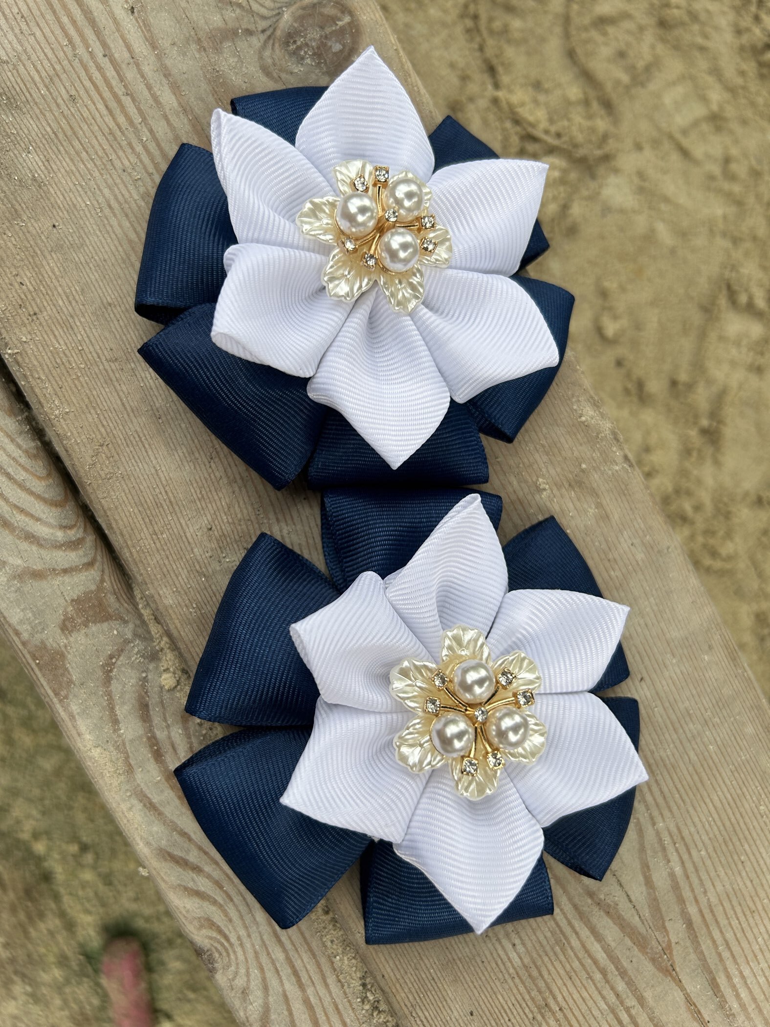 Фотография покупателя товара Декор для творчества металл, пластик «Цветок с жемчужинами», стразы, 1.8×3.4×3.4 см - Фото 1