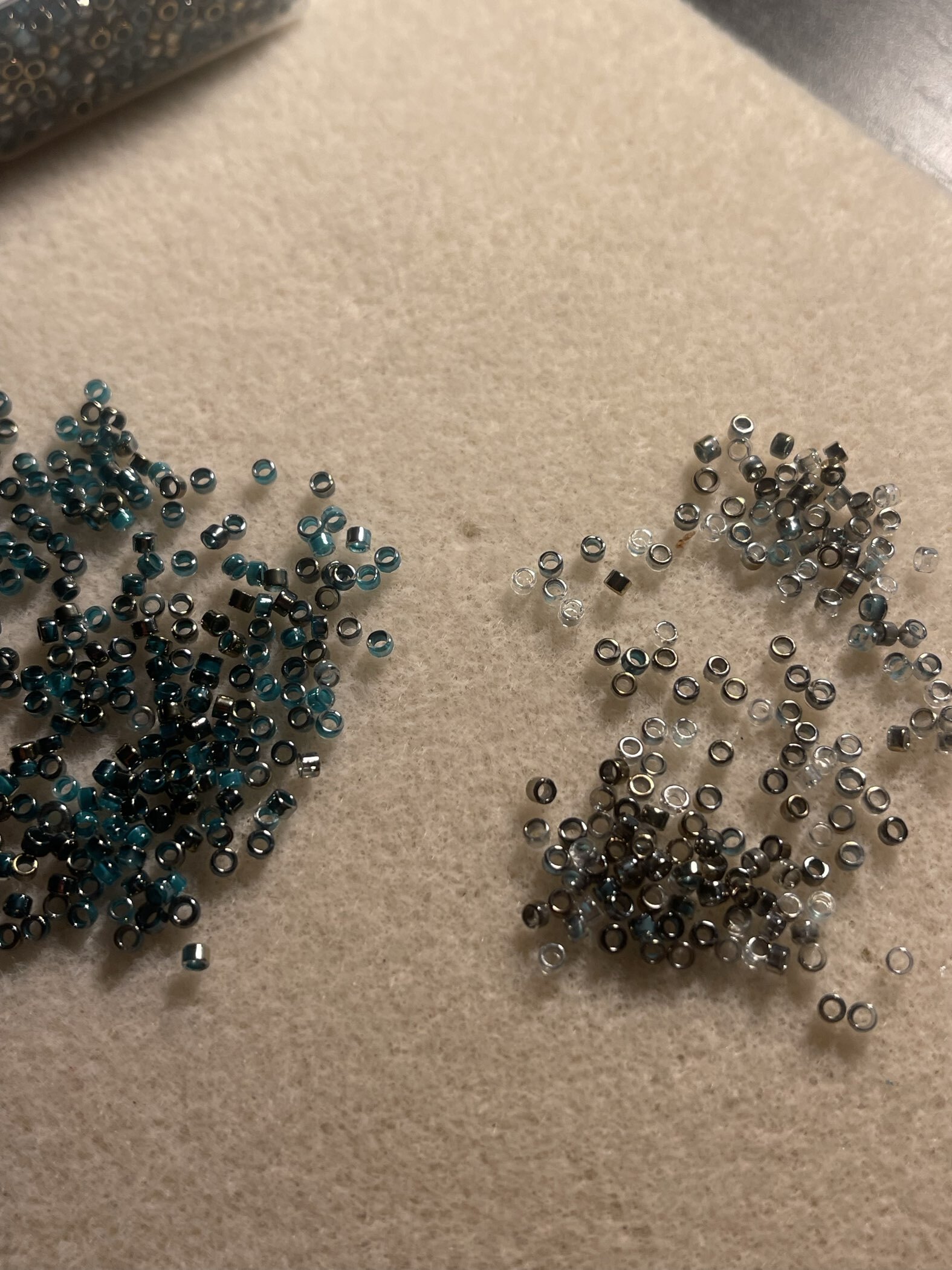 Фотография покупателя товара Бисер стекло 9/0 «Цилиндры. Морская волна» двухцветный, не выцветает 450 г - Фото 1