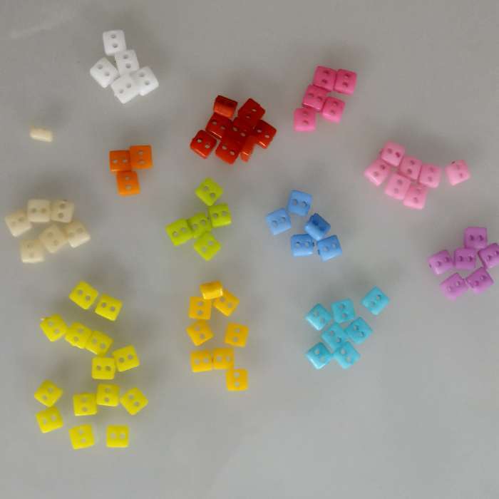 Фотография покупателя товара Пуговицы пластик для творчества 2 прокола "Цветные квадратики" микро набор 80 шт 0,6х0,6см - Фото 2