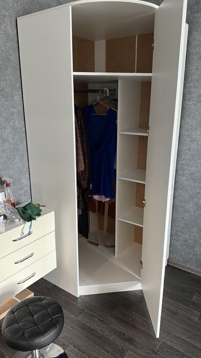 Фотография покупателя товара Шкаф угловой для одежды «Клик Мебель», 900×900×2100 мм, цвет белый - Фото 5