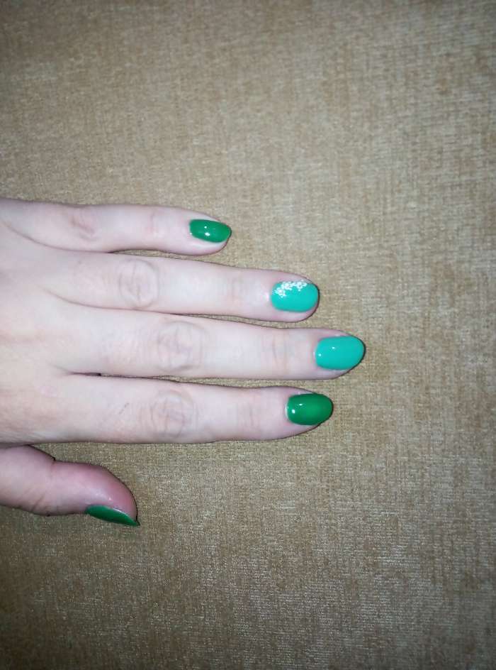 Фотография покупателя товара Гель-лак для ногтей трёхфазный LED/UV, 10мл, цвет В2-040 насыщенный зелёный - Фото 79