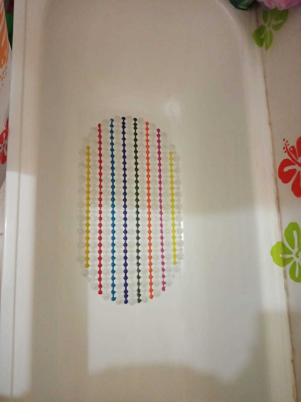 Фотография покупателя товара Коврик противоскользящий СПА в ванну на присосках Доляна «Радуга», 35×65 см - Фото 1