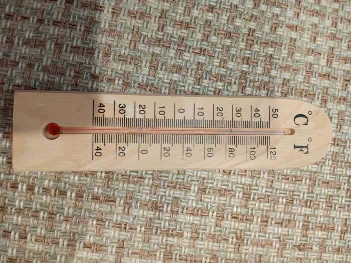 Фотография покупателя товара Термометр комнатный, от -40° до 50 °C, 19.6×5 см - Фото 2