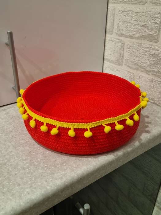 Фотография покупателя товара Тесьма декоративная с помпонами, 25 ± 5 мм, 9.1 ± 0.5 м, цвет жёлтый - Фото 2