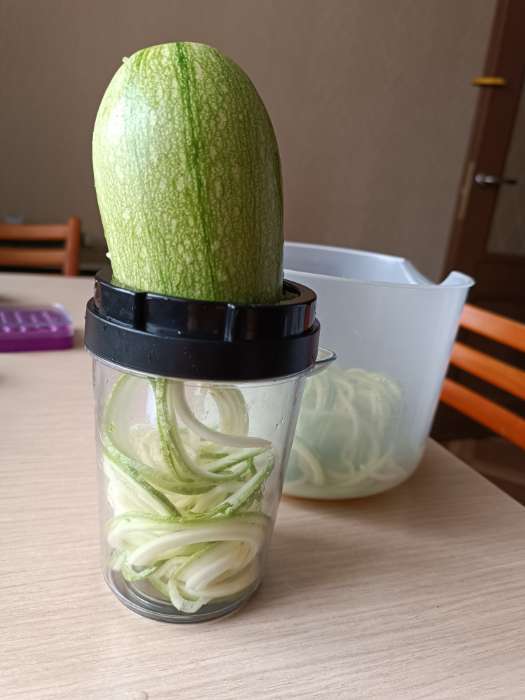 Фотография покупателя товара Овощерезка универсальная Magistro Vegan pro, 7 насадок, 10×10×25 см, цвет чёрно - белый - Фото 1