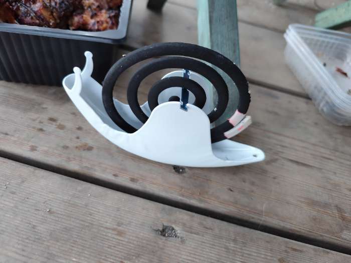 Фотография покупателя товара Подставка под спирали от комаров, для благовоний, металл, белая, «Улитка» - Фото 1