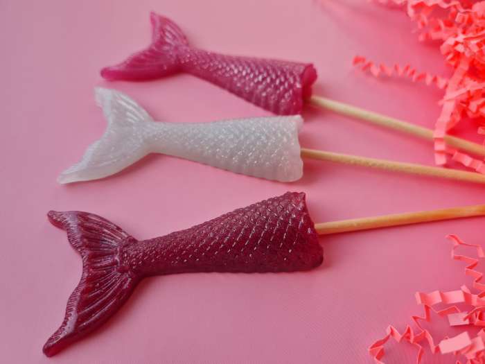 Фотография покупателя товара Молд для шоколада Доляна «Хвост русалки», силикон, 9.5×5.5×2 см, белый - Фото 3