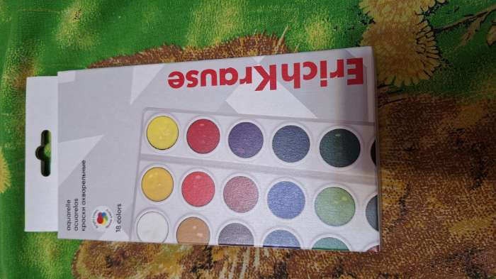 Фотография покупателя товара Акварель 18 цветов, ErichKrause Basic, без кисти, эконом, картонная коробка с европодвесом - Фото 1