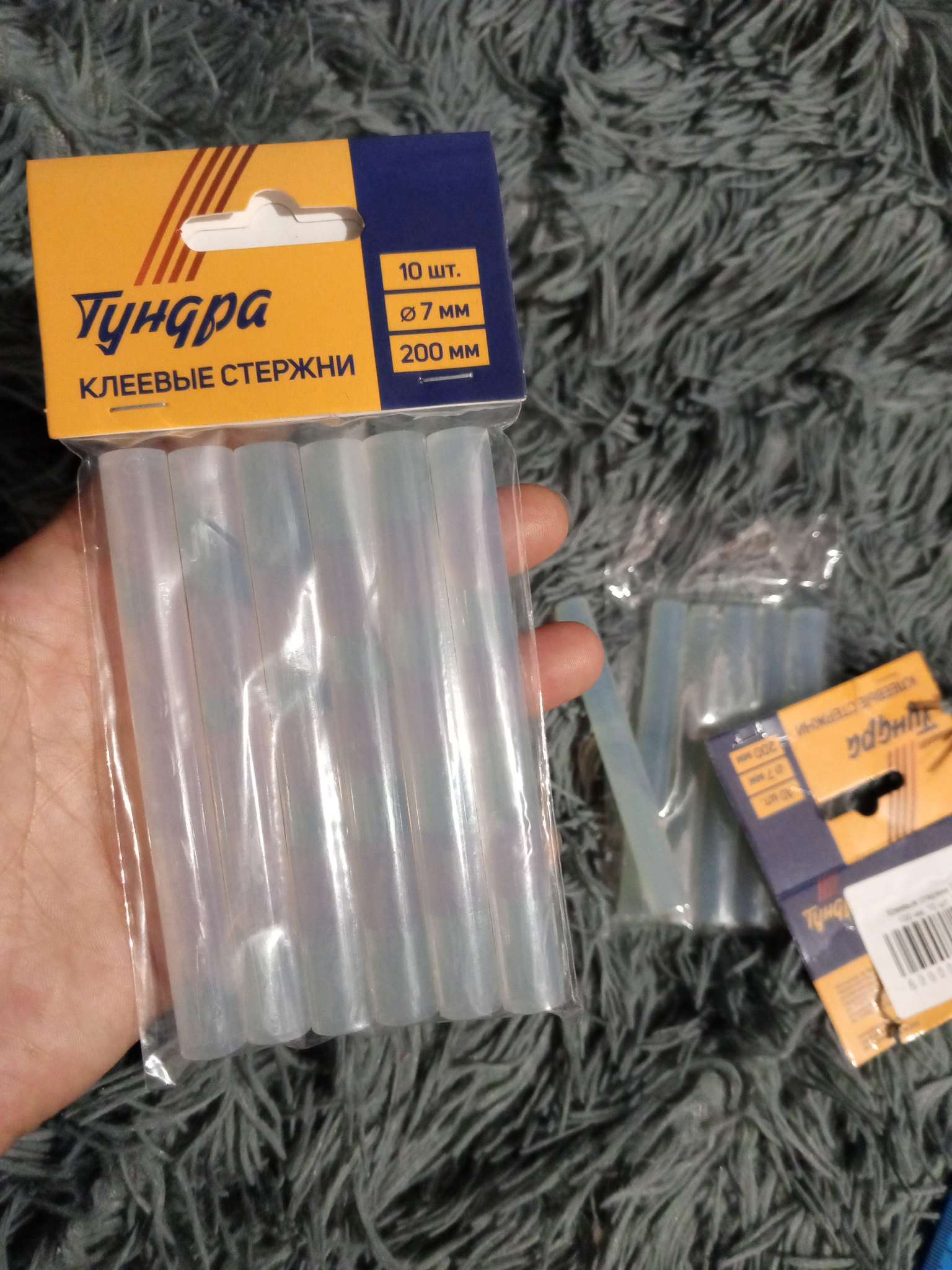 Фотография покупателя товара Клеевые стержни ТУНДРА, 7×100 мм, 10 шт. - Фото 3