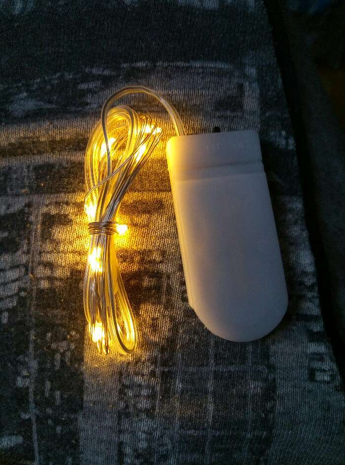 Фотография покупателя товара Гирлянда «Нить» 1 м роса, IP20, серебристая нить, 10 LED, свечение жёлтое, CR2032х2 - Фото 5