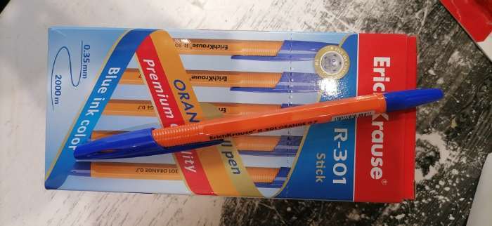 Фотография покупателя товара Ручка шариковая ErichKrause R-301 Orange Stick, узел 0.7 мм, чернила синие, длина линии письма 2000 метров, штрихкод на ручке - Фото 2