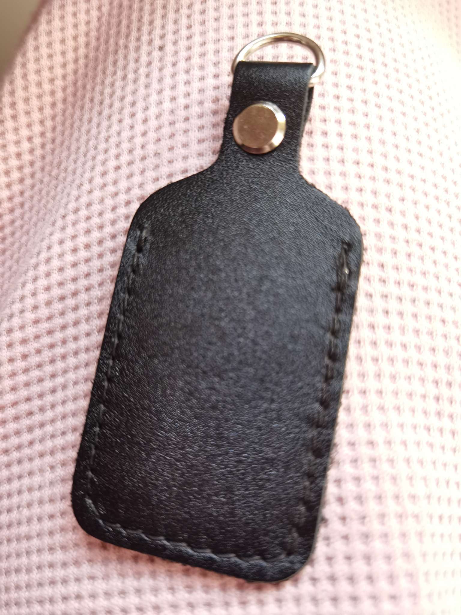 Фотография покупателя товара Брелок кожаный для автомобильного ключа, метка, прямоугольный, натуральная кожа, черный - Фото 1