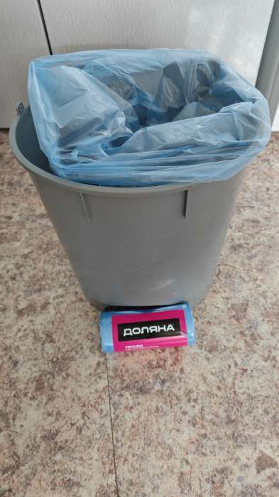 Фотография покупателя товара Мешки для мусора «Профи», 35 л, 10 мкм, 45×65 см, ПНД, 50 шт., синие, МИКС - Фото 12