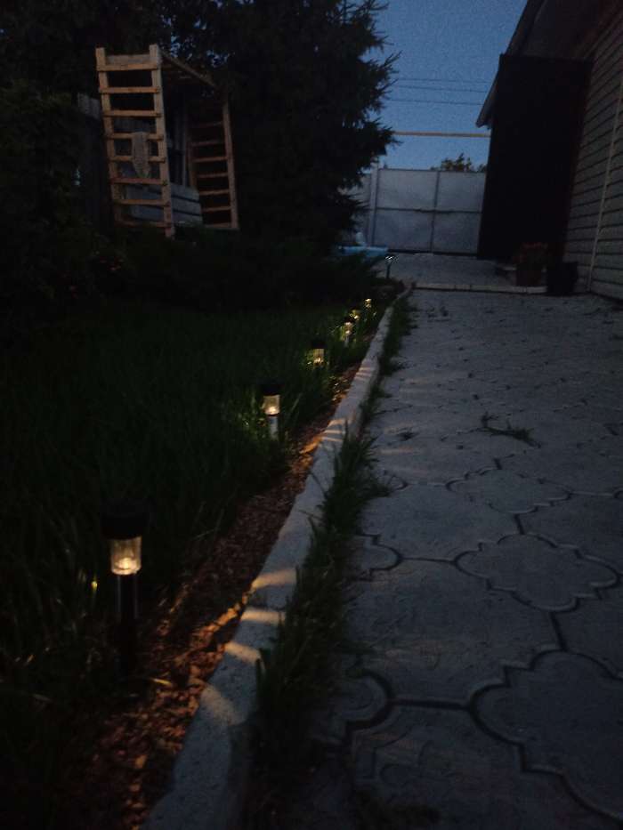 Фотография покупателя товара Садовый светильник на солнечной батарее «Цилиндр», 4.5 × 30 × 4.5 см, 1 LED, свечение тёплое белое