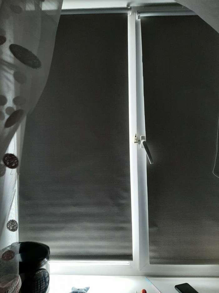 Фотография покупателя товара Рулонная штора блэкаут «Шалюр», 70x160 см, цвет бежевый - Фото 2