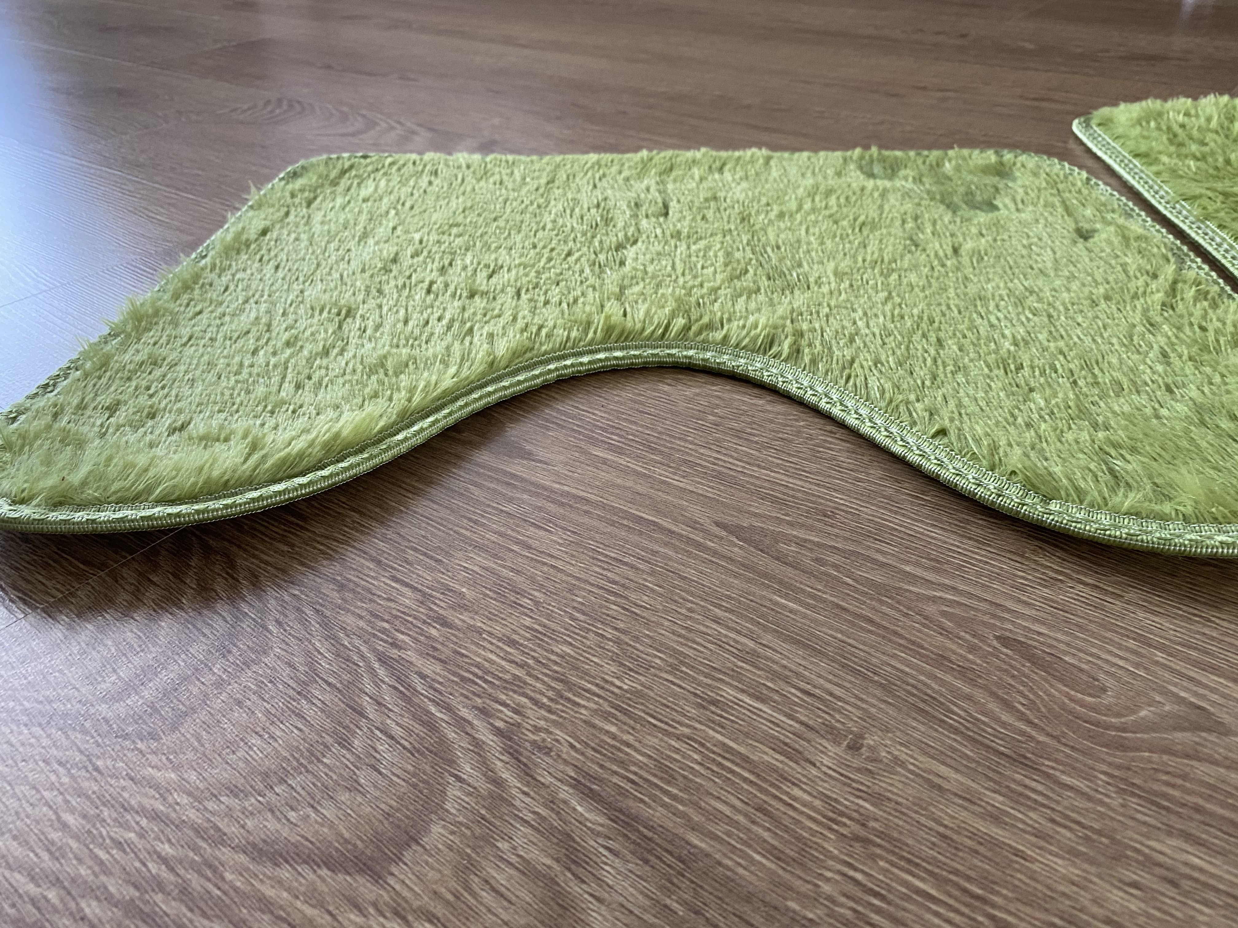 Фотография покупателя товара Набор ковриков для ванной и туалета Доляна «Пушистик», 2 шт, 40×50, 50×80 см, цвет зелёный