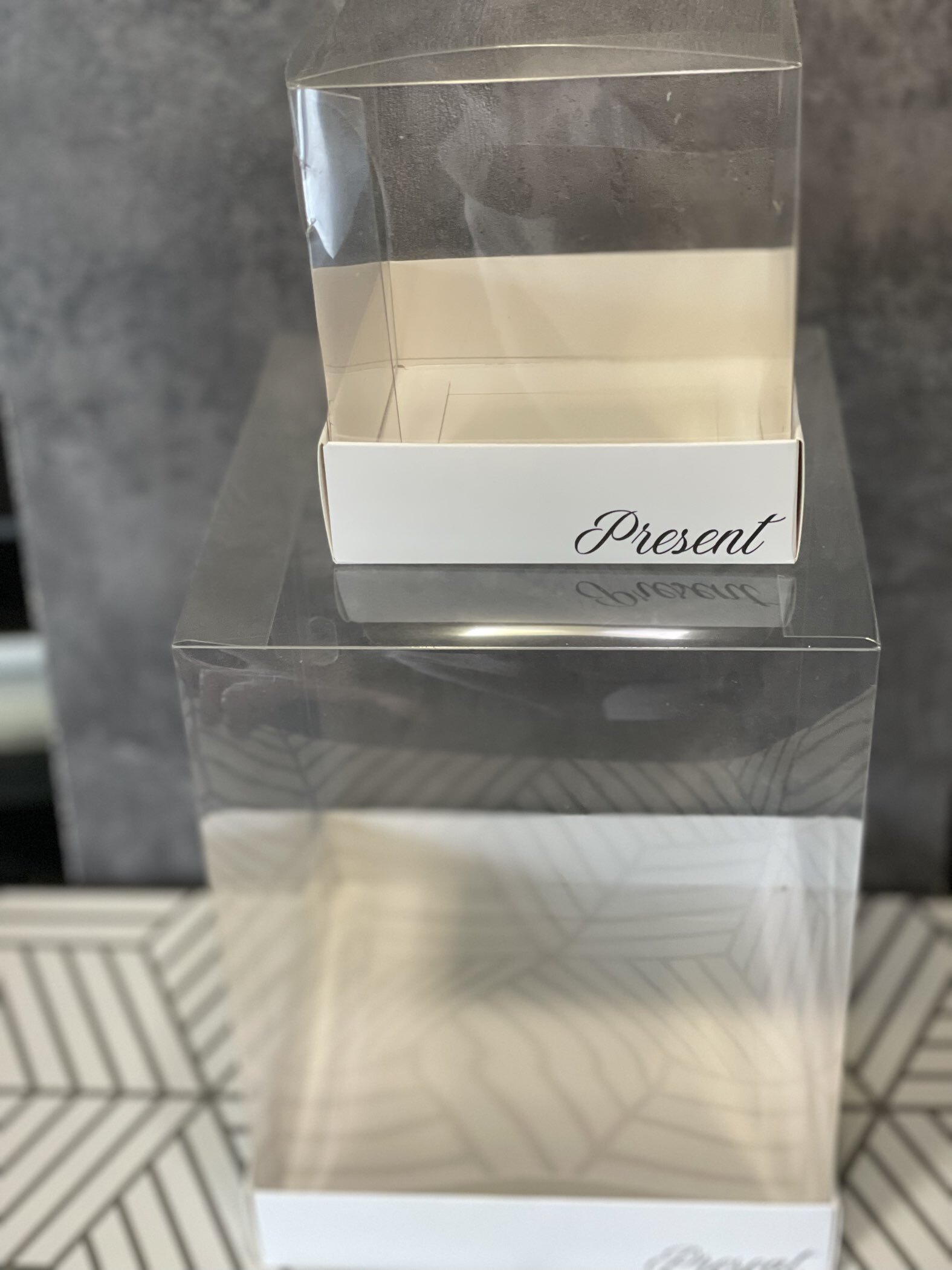 Фотография покупателя товара Коробка для кондитерских изделий Present, 15×15×20 см - Фото 5