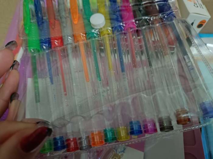 Фотография покупателя товара Набор гелевых ручек 12 штук, с резиновым держателем - Фото 6