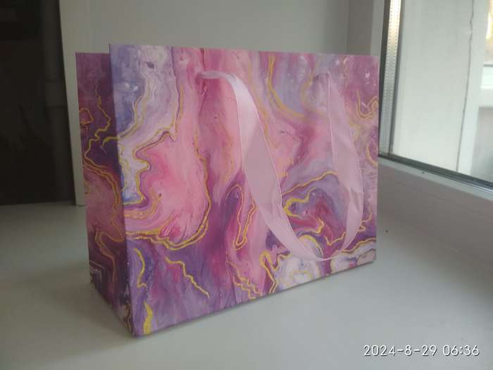 Фотография покупателя товара Пакет подарочный ламинированный, упаковка, «Разводы», MS 23×18×10 см - Фото 1