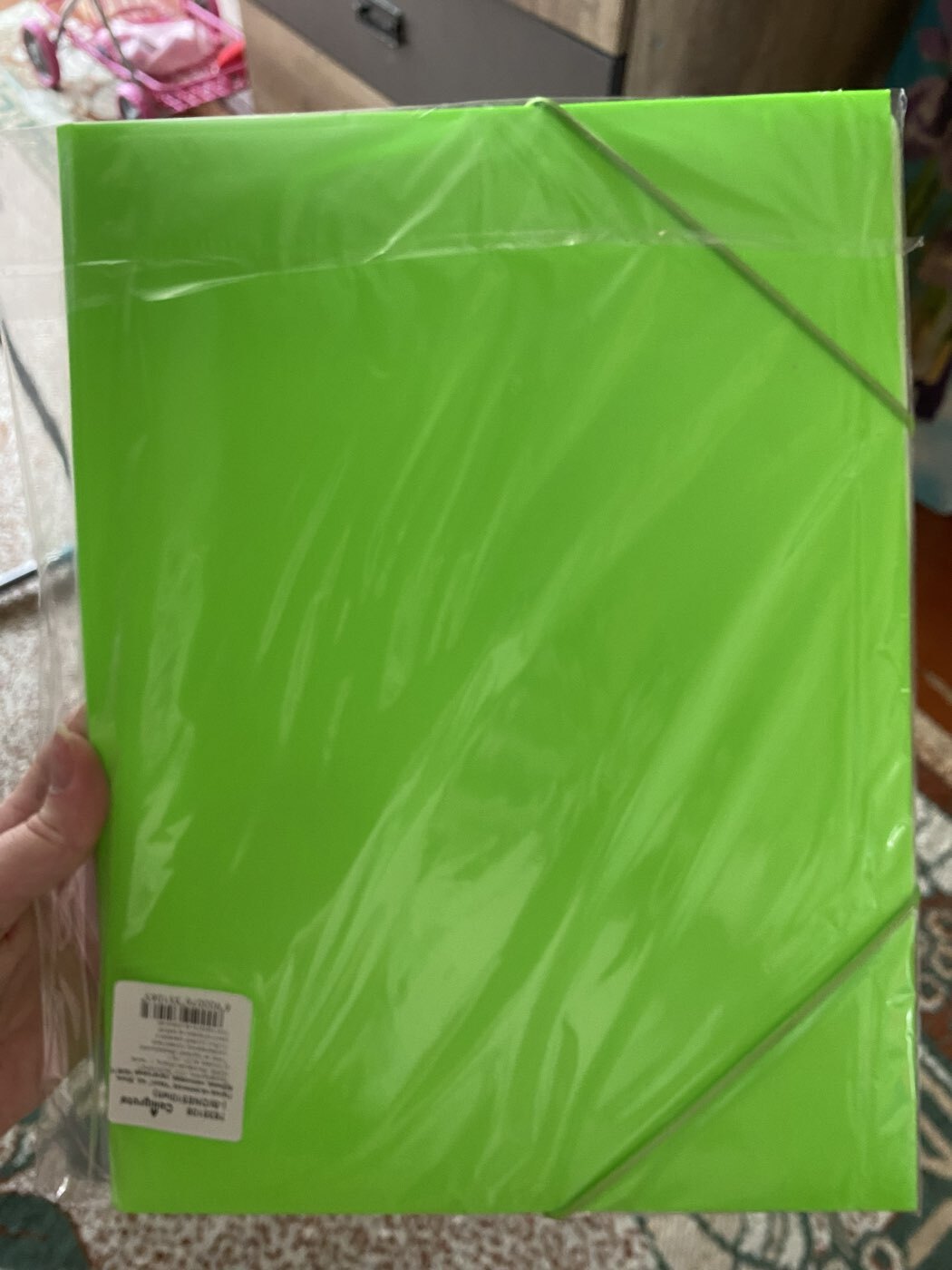 Фотография покупателя товара Папка на резинке А4, 500 мкм, Calligrata Neon, корешок 30 мм, неоновая, салатовая - Фото 1