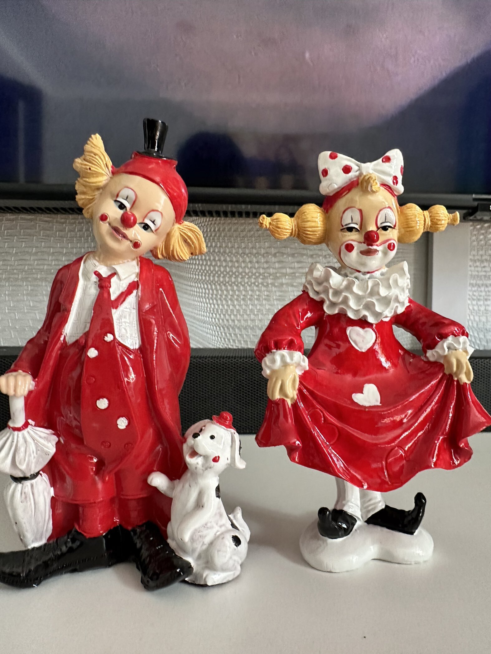 Фотография покупателя товара Фигурка полистоун «Клоунесса», бело-красный, 9×6×16.5 см - Фото 2